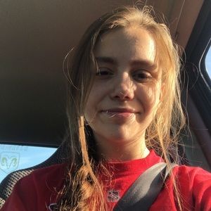 Meet your Posher, Katelyn